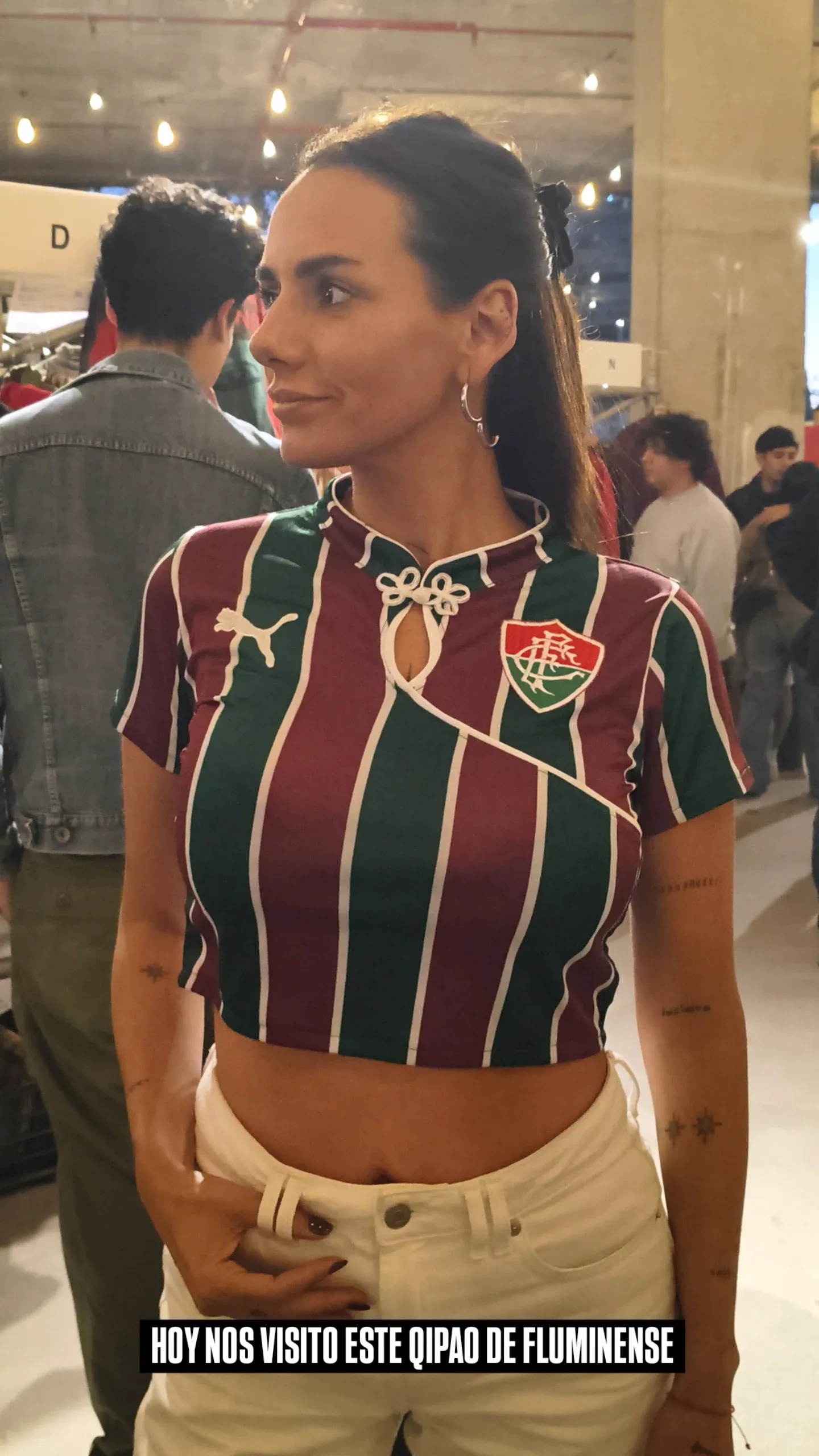 Clienta usando qipao La Japonesssa