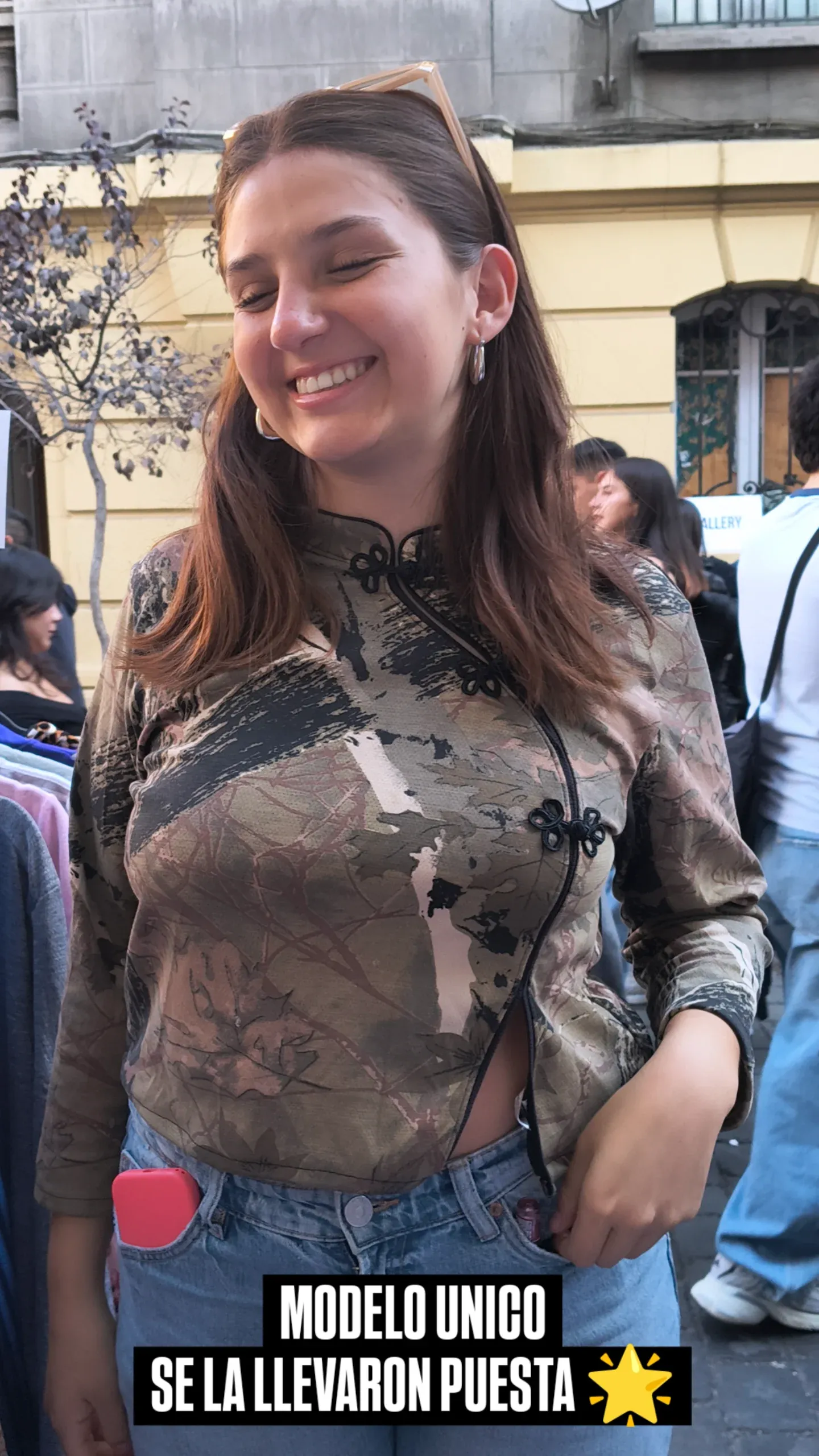 Clienta usando qipao La Japonesssa