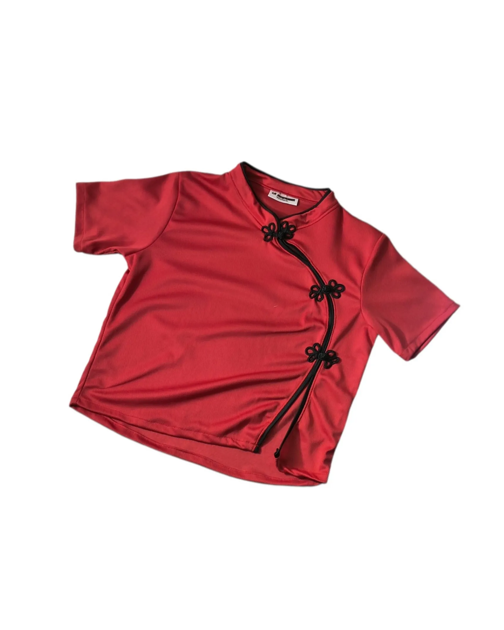 Qipao rojo con botones chinos negros